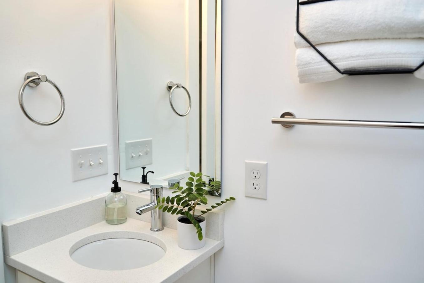 Spacious Retreat Near Downtown, Atl * Atlanta