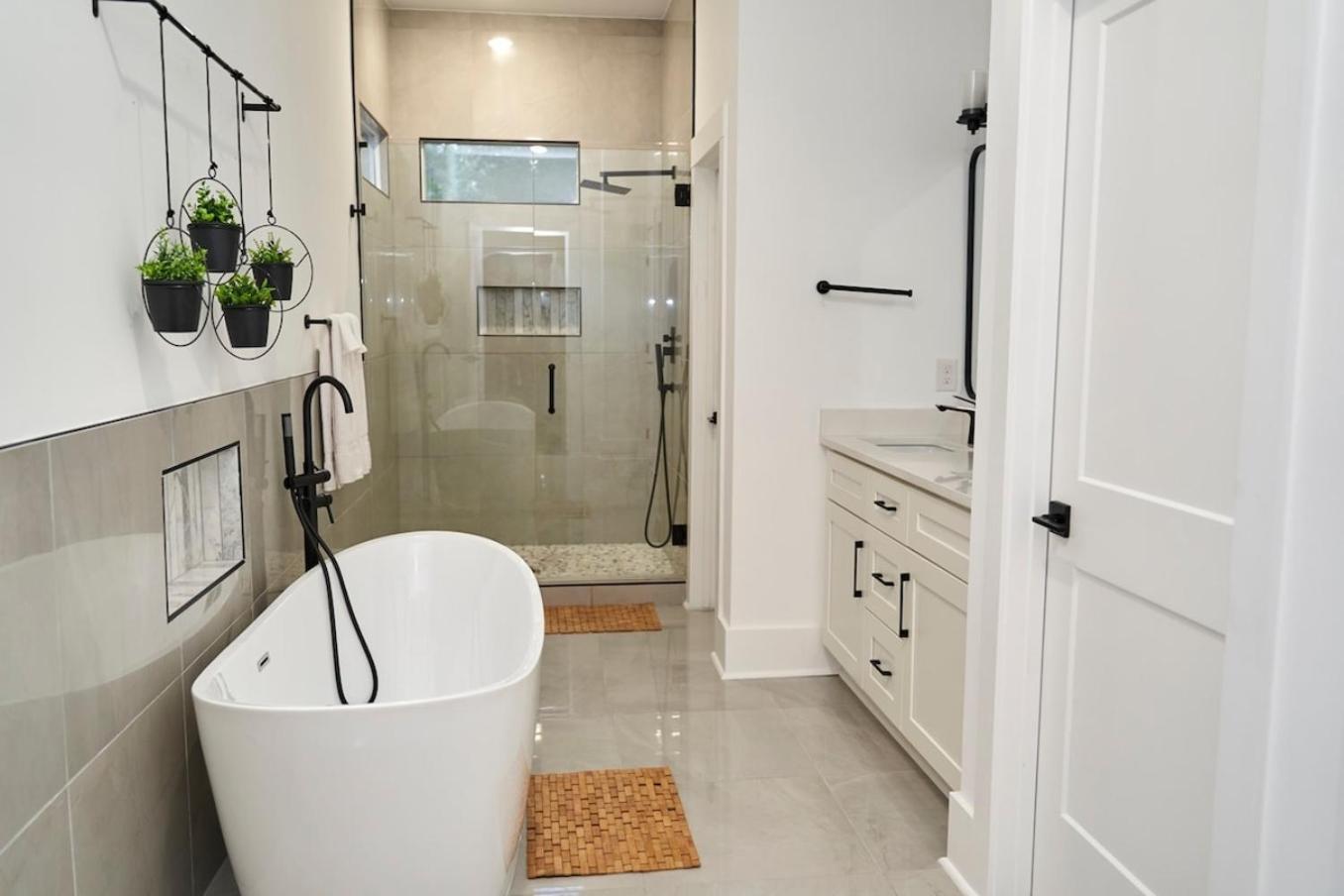 Spacious Retreat Near Downtown, Atl *